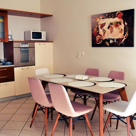 Luxury Seaview Apartment By The Sea Saronida Екстериор снимка