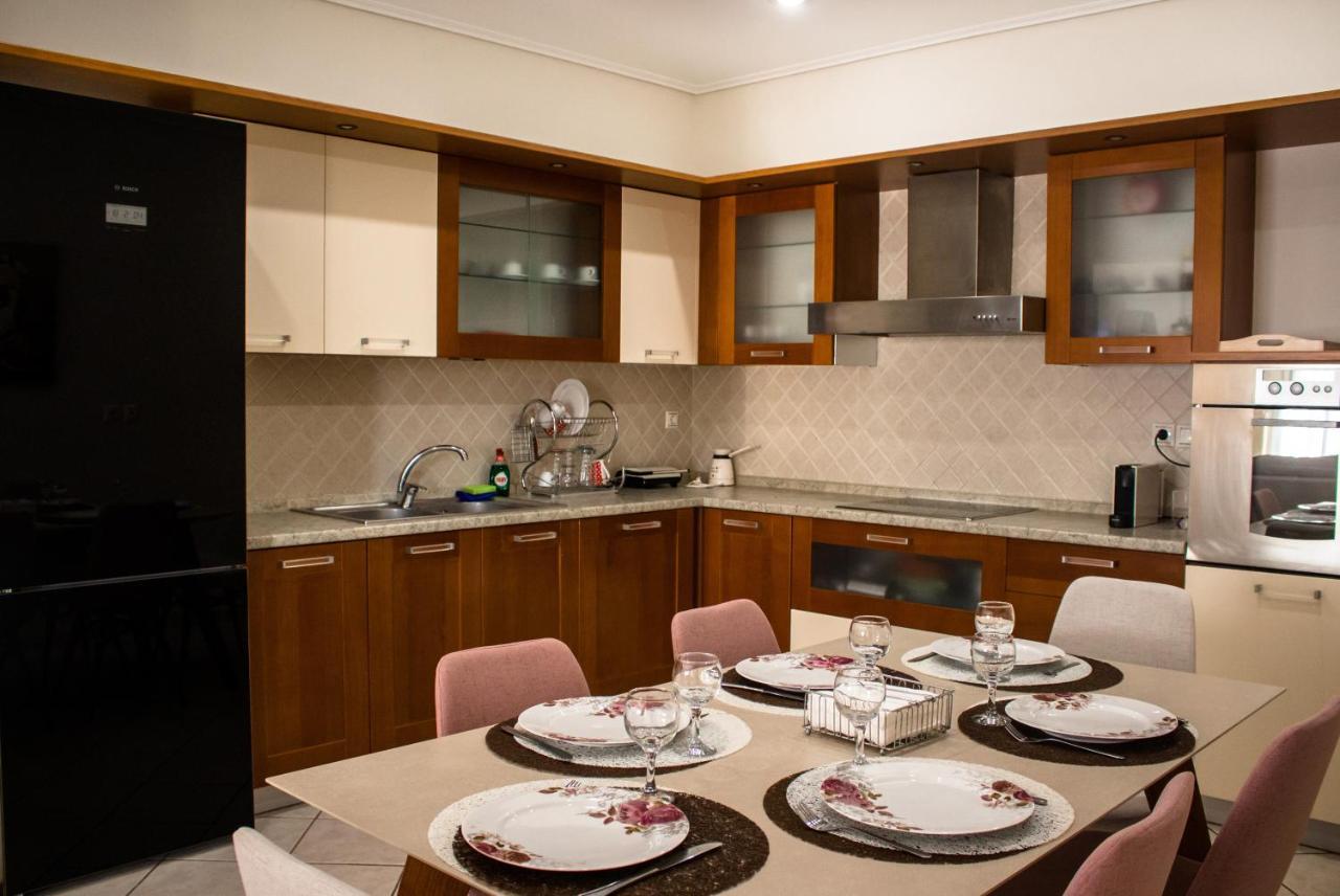 Luxury Seaview Apartment By The Sea Saronida Екстериор снимка