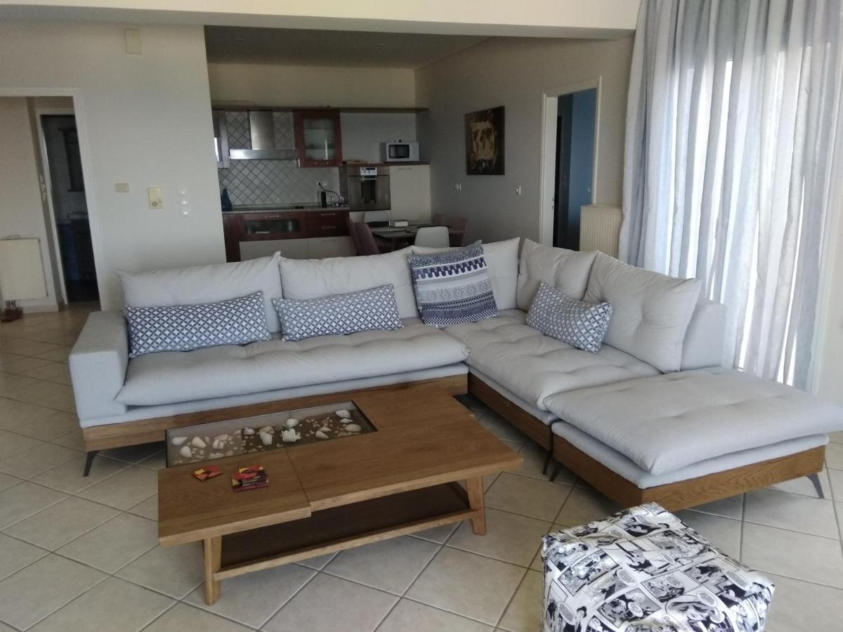 Luxury Seaview Apartment By The Sea Saronida Екстериор снимка