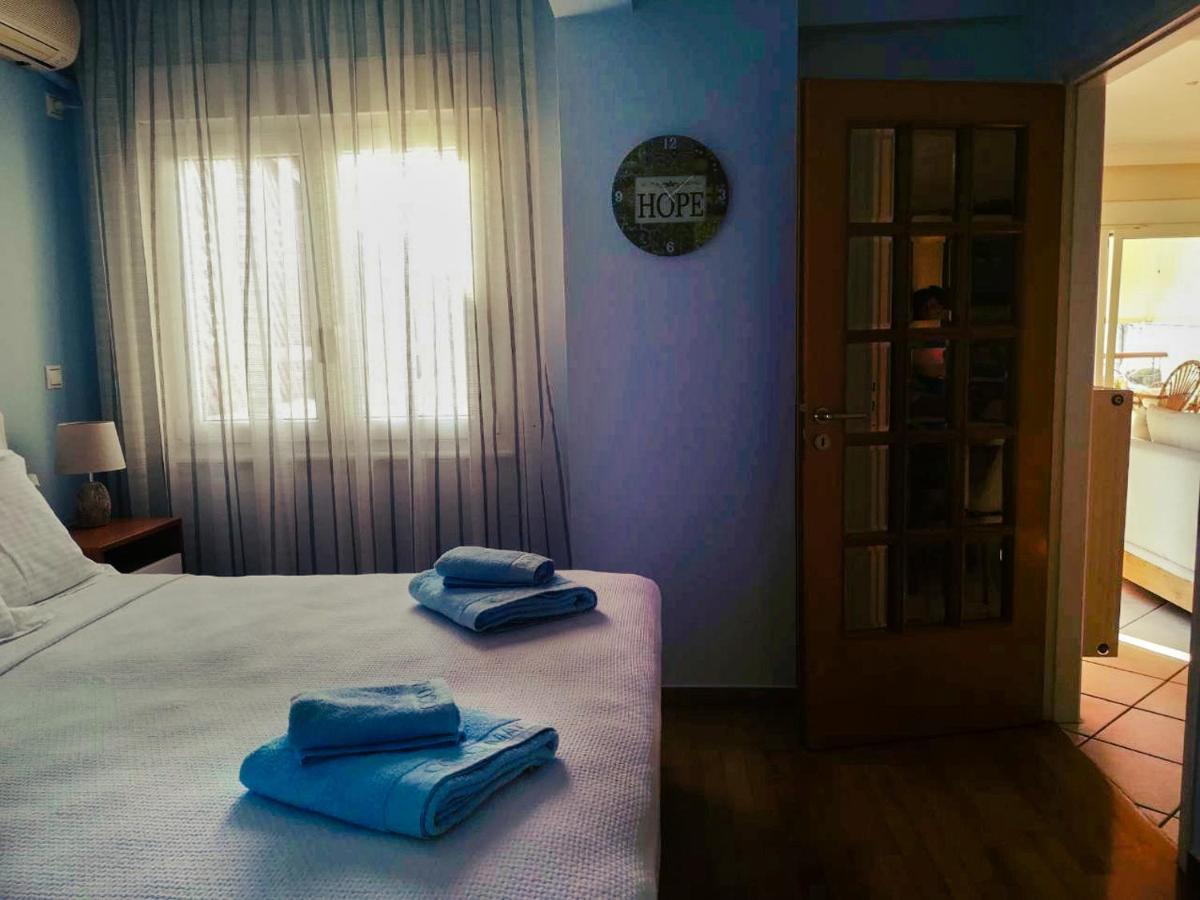 Luxury Seaview Apartment By The Sea Saronida Екстериор снимка